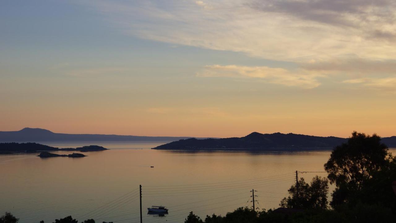 Sunset Hotel Ouranoupoli Exterior photo